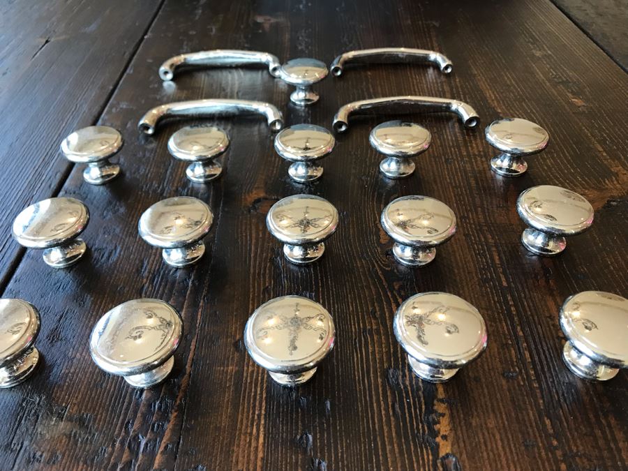 Polished Metal Door Pulls Hardware [Photo 3]