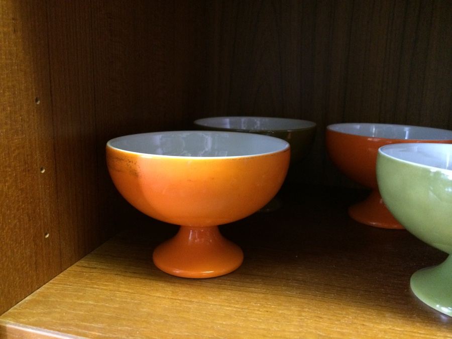 Mid-Century Orange & Green Footed Ice Cream Bowls [Photo 2]
