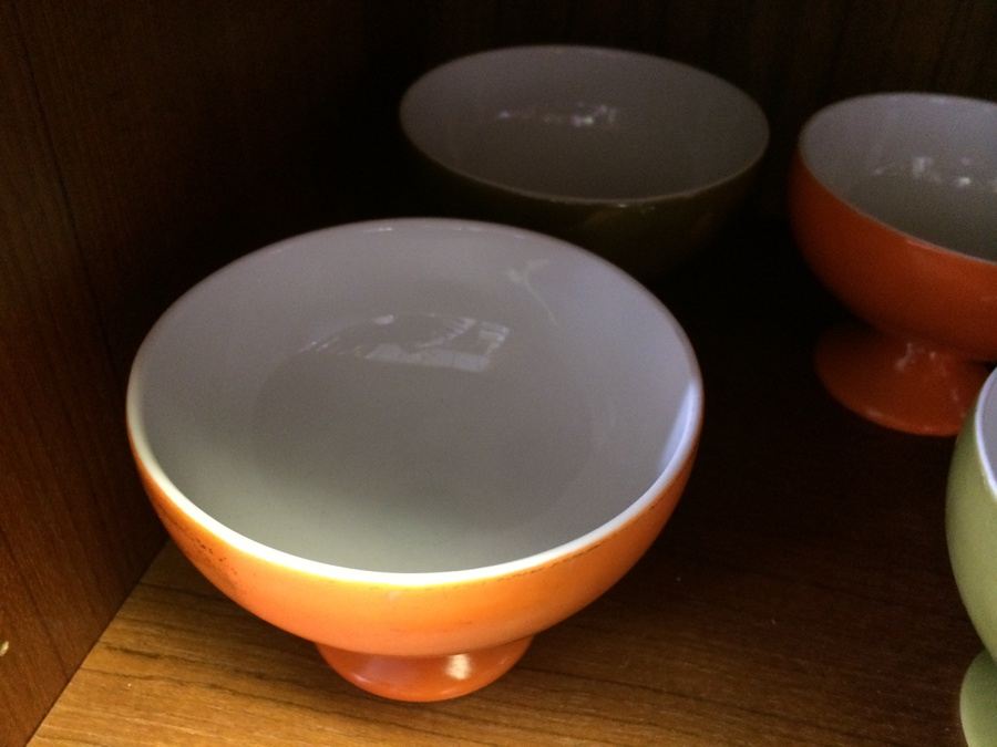 Mid-Century Orange & Green Footed Ice Cream Bowls [Photo 3]