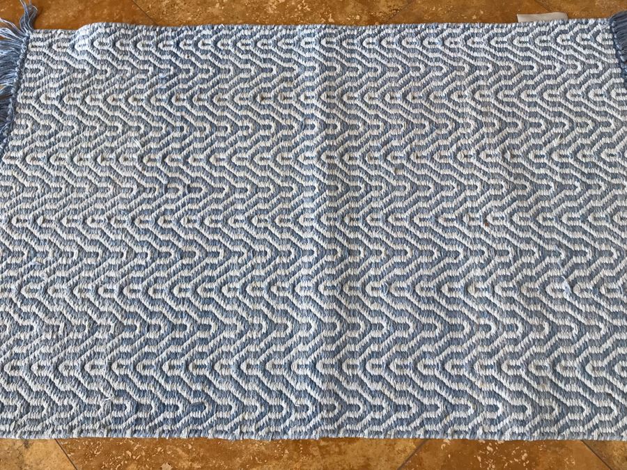 Small Floor Rug 23.5 X 38 [Photo 3]