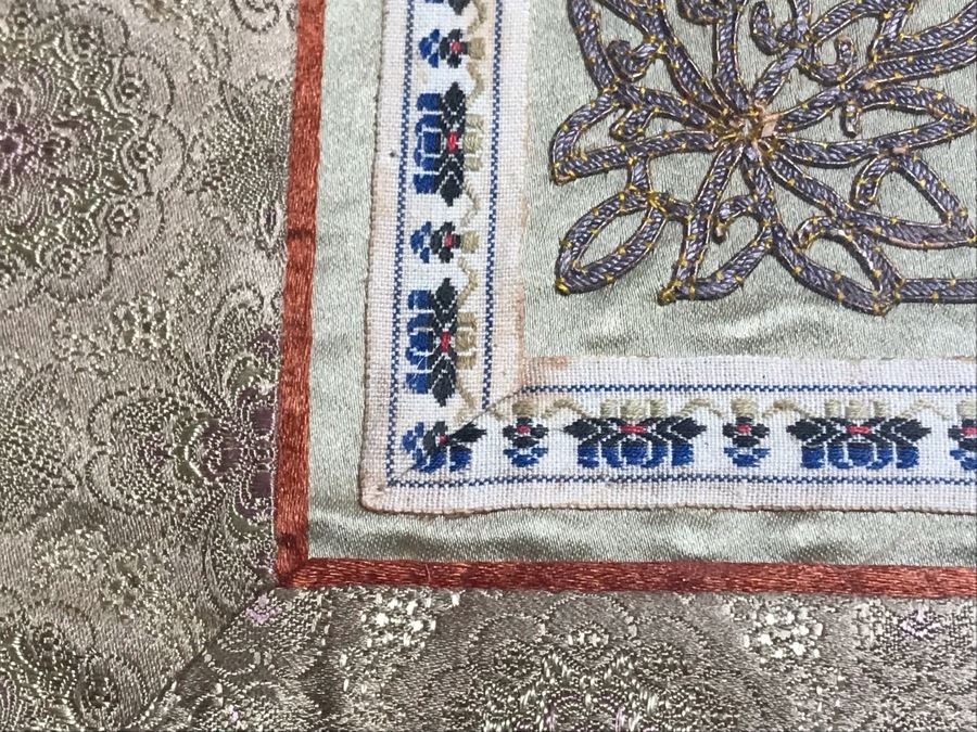 Framed Chinese Silk Embroidery With Overhead Lighting 15 X 27 [Photo 16]