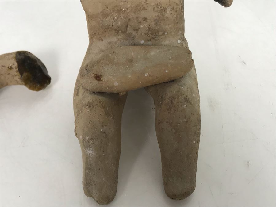 (6) Pre-Columbian Terracotta Figures Artifacts - Estimate $300-$400 [Photo 30]