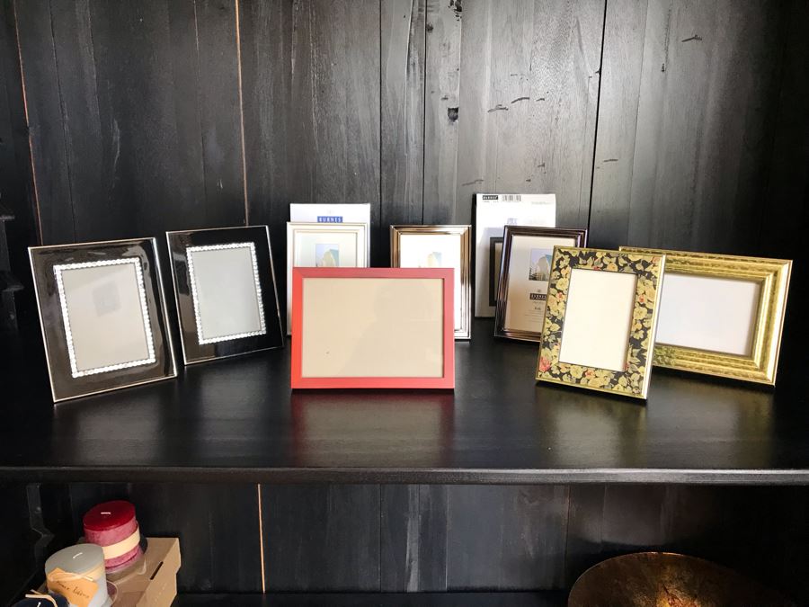 Picture Frame Lot [Photo 1]