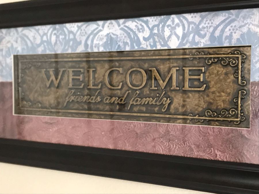Wall Decor Sign: Welcome Friends And Family 21W [Photo 2]