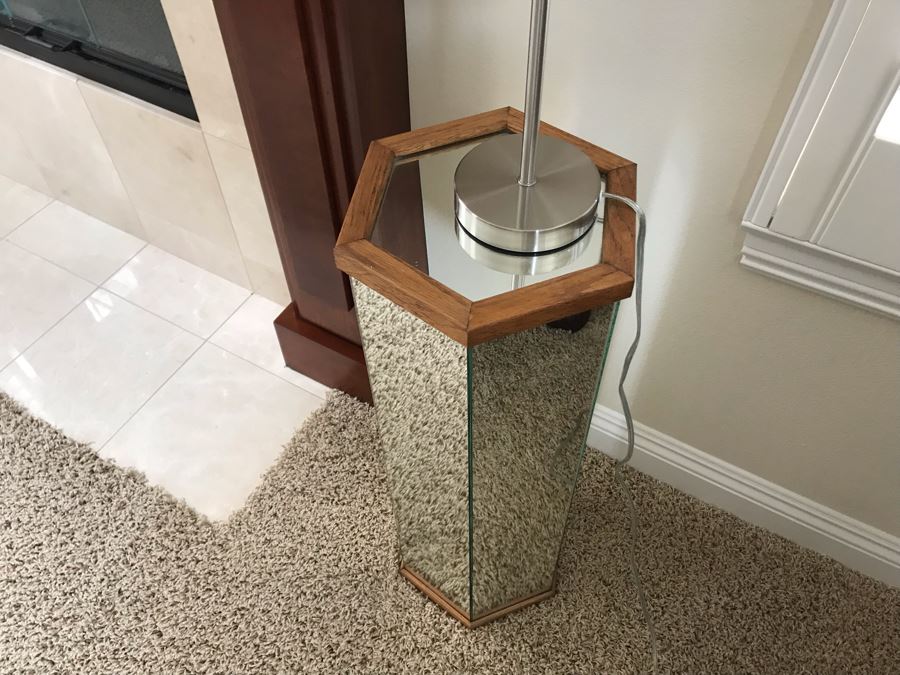 Mirrored Stand 10W X 30H [Photo 3]