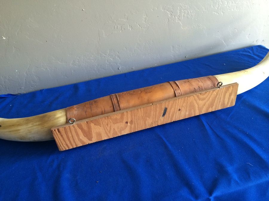 Mounted Wall 5' 2' Horns Longhorn Steer Horn with Hooks and Tooled Leather [Photo 10]