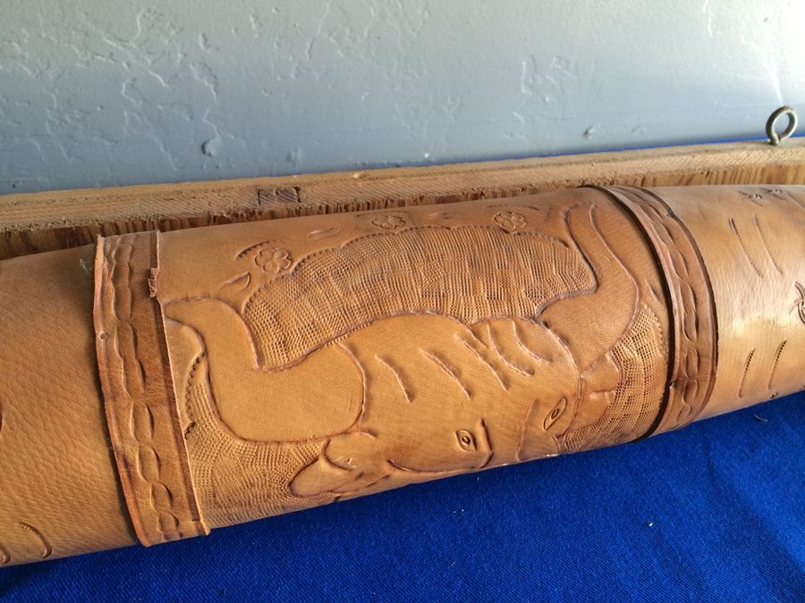 Mounted Wall 5' 2' Horns Longhorn Steer Horn with Hooks and Tooled Leather [Photo 9]