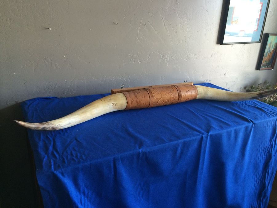 Mounted Wall 5' 2' Horns Longhorn Steer Horn with Hooks and Tooled Leather [Photo 2]