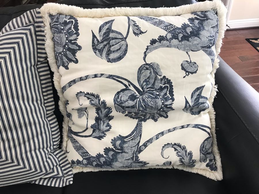 Pair Of Throw Pillows 23W [Photo 3]