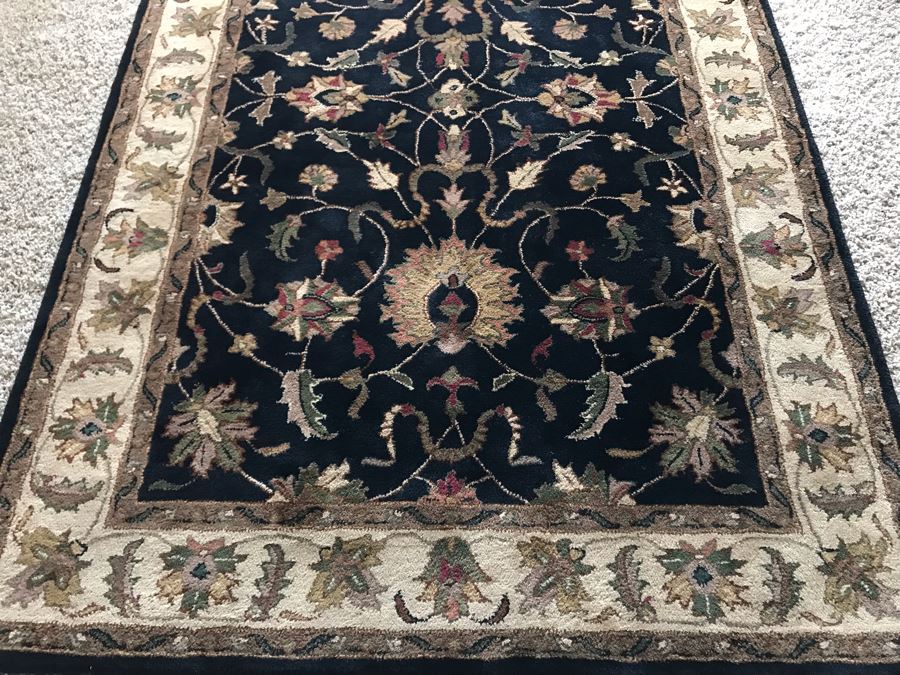 Ashley Furniture 100% Wool Pile Area Rug 5' X 7'9' [Photo 4]