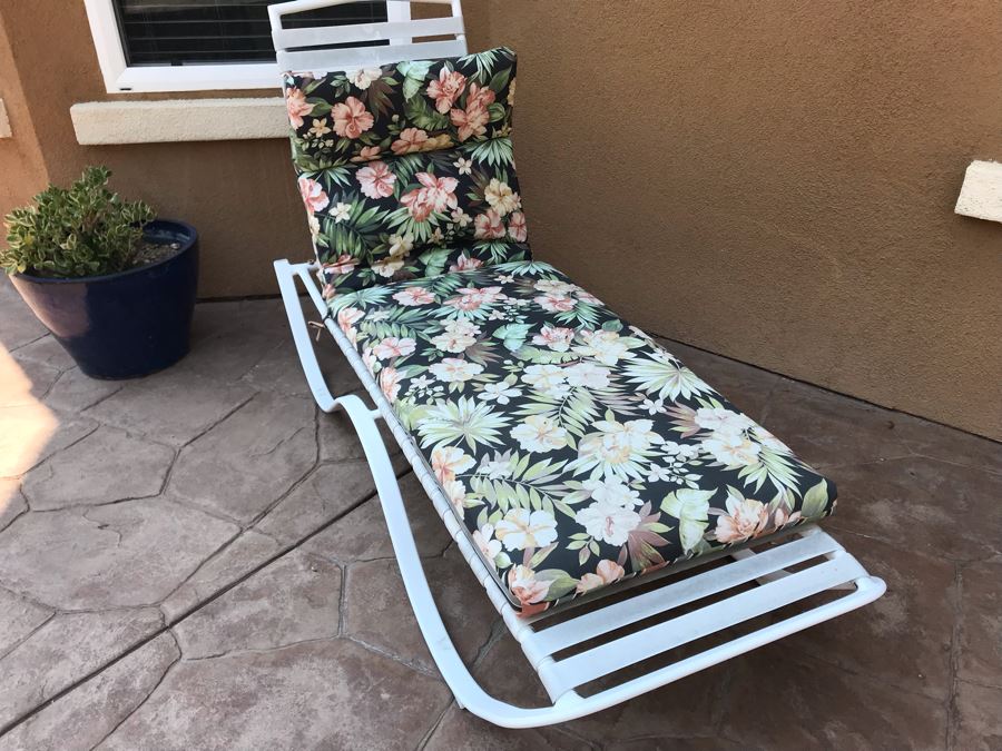 Outdoor Chaise Lounge Chair [Photo 2]