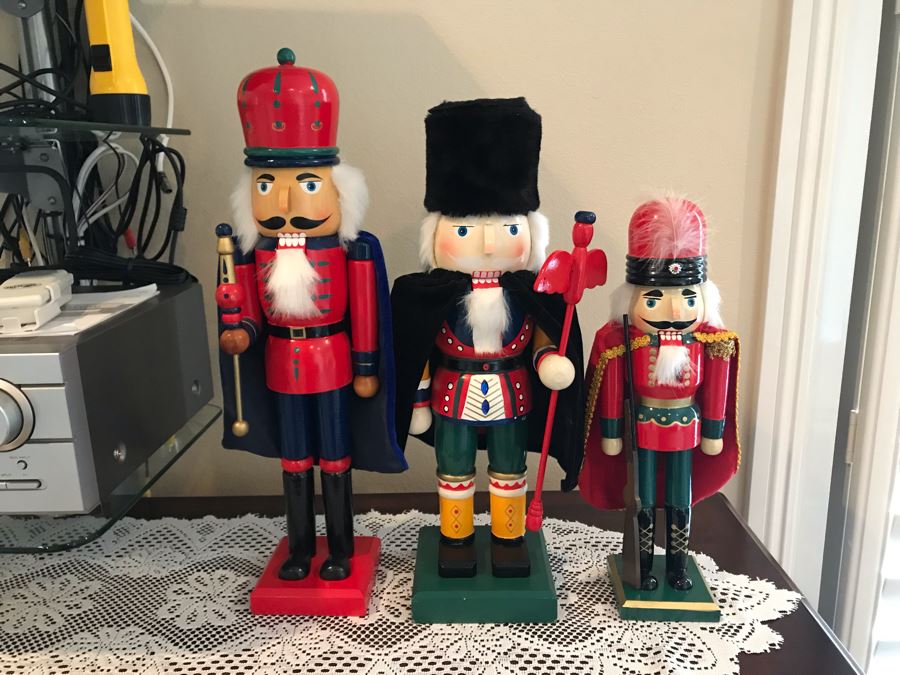 Three Wooden Nutcrackers 20H-15H [Photo 2]