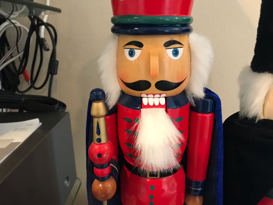 Three Wooden Nutcrackers 20H-15H [Photo 3]