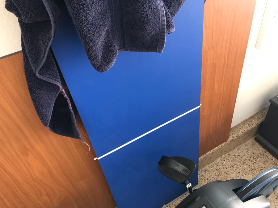 Sportcraft Pool Table Converts To Ping Pong Table With Four Pool Cues (Coca-Cola & Minnesota Fats), Pool Balls And Rack 47W X 84L X 32H [Photo 10]