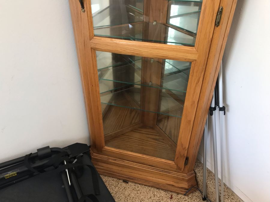 Oak Corner Curio Display Cabinet Lockable With Key 25W X 15D X 78H [Photo 4]