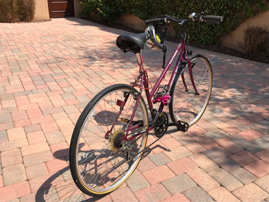 Women's Diamond Back Cross Country Bicycle Bike With Helmet And Gloves [Photo 6]