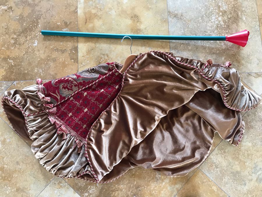 Fancy Tasseled Christmas Tree Skirt And Long Christmas Tree Watering Funnel (No Bending Over To Water Tree) [Photo 9]