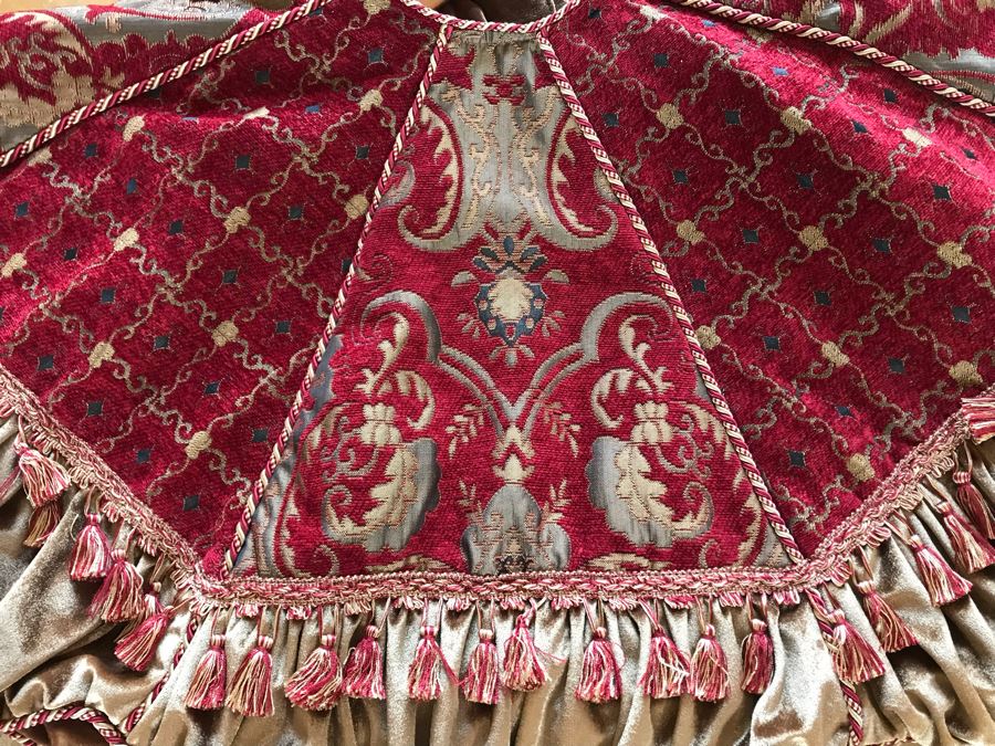 Fancy Tasseled Christmas Tree Skirt And Long Christmas Tree Watering Funnel (No Bending Over To Water Tree) [Photo 4]