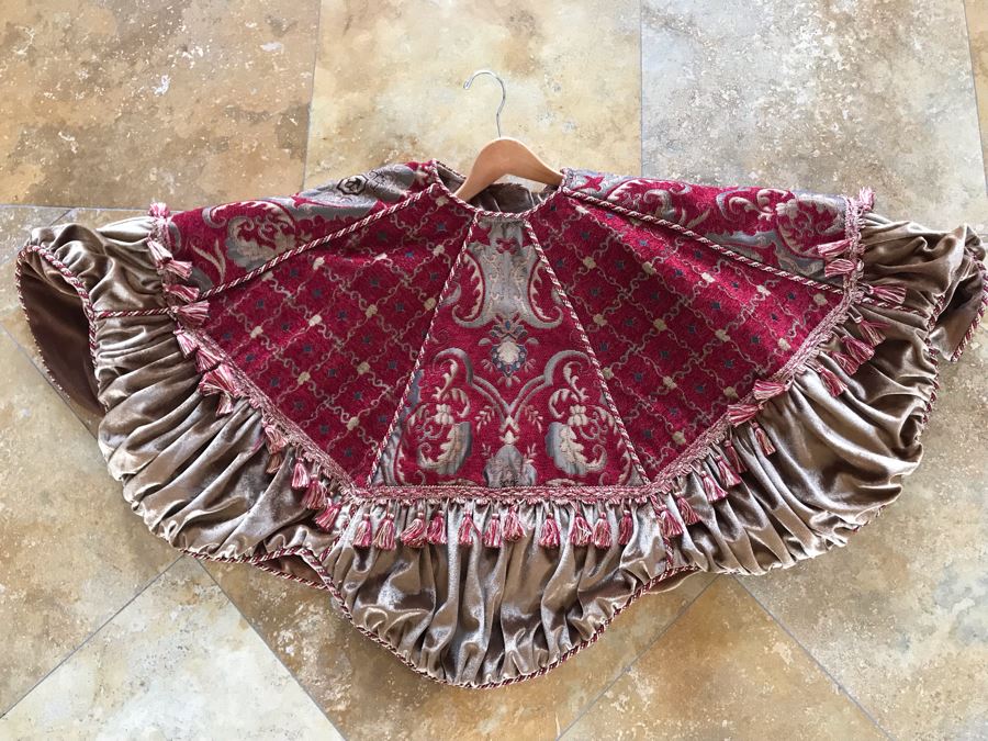 Fancy Tasseled Christmas Tree Skirt And Long Christmas Tree Watering Funnel (No Bending Over To Water Tree) [Photo 3]