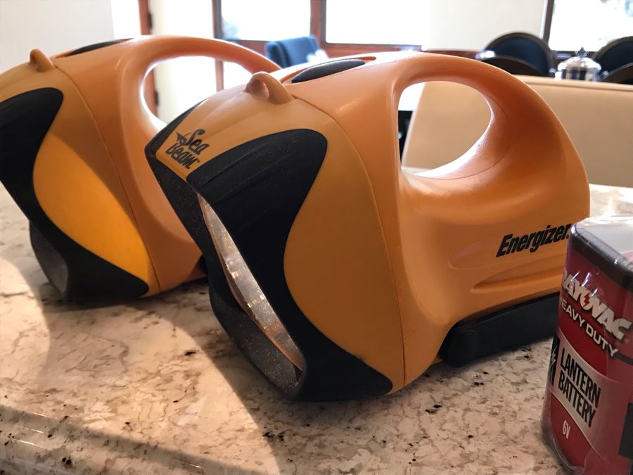 Pair Of Energizer Sea Beam Waterproof  Flashlights And New Rayovac Heavy Duty 2 Pack Lantern Batteries [Photo 4]