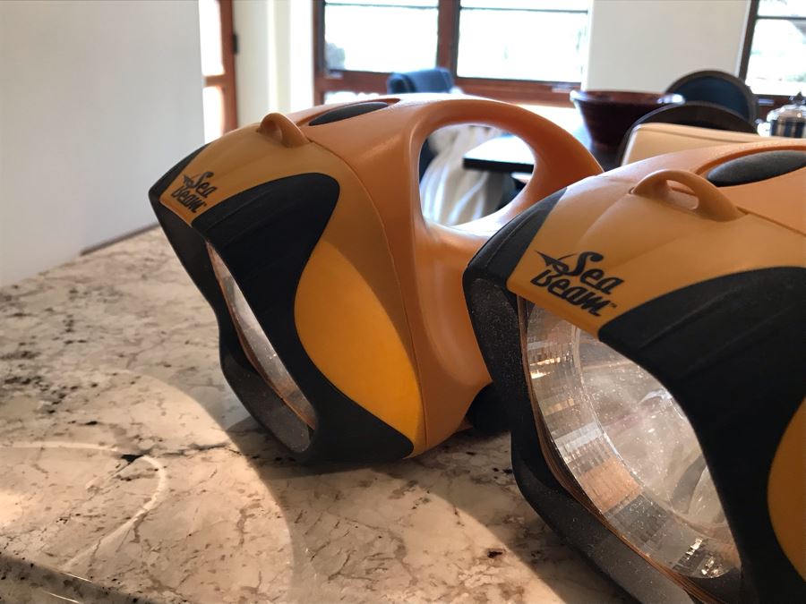 Pair Of Energizer Sea Beam Waterproof  Flashlights And New Rayovac Heavy Duty 2 Pack Lantern Batteries [Photo 5]