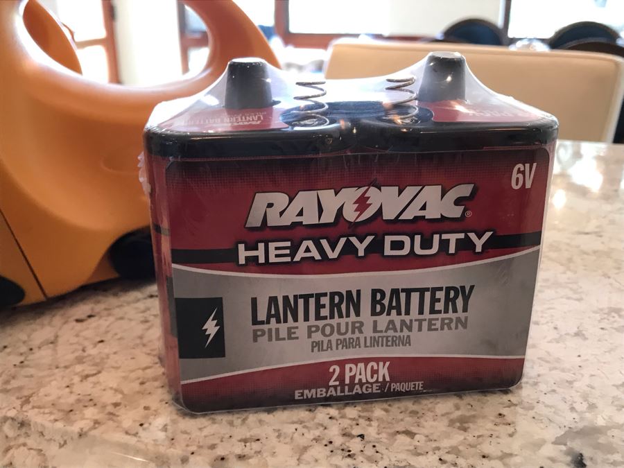 Pair Of Energizer Sea Beam Waterproof  Flashlights And New Rayovac Heavy Duty 2 Pack Lantern Batteries [Photo 6]