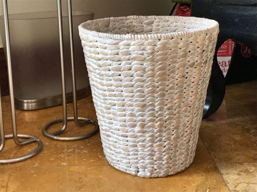 (7) Metal Toilet Paper Holders And (6) Wastebaskets [Photo 4]