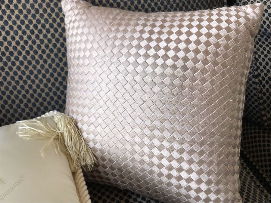 (8) Fancy Throw Pillows Including Waterford And Newport [Photo 10]