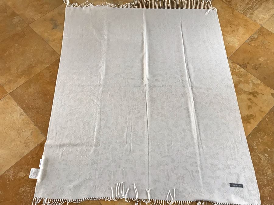 Vera Wang Throw 51 X 63 [Photo 2]