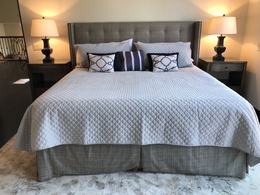 King Size Bed With Upholstered Tufted Headboard With Brass Nailhead ...