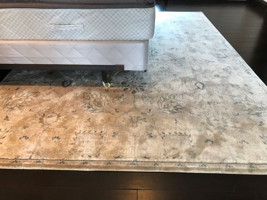 Loloi Nyla Collection 100% Viscose Area Rug Stone / Blue Made In Egypt 7'6' X 10'5' Retails $450 [Photo 3]