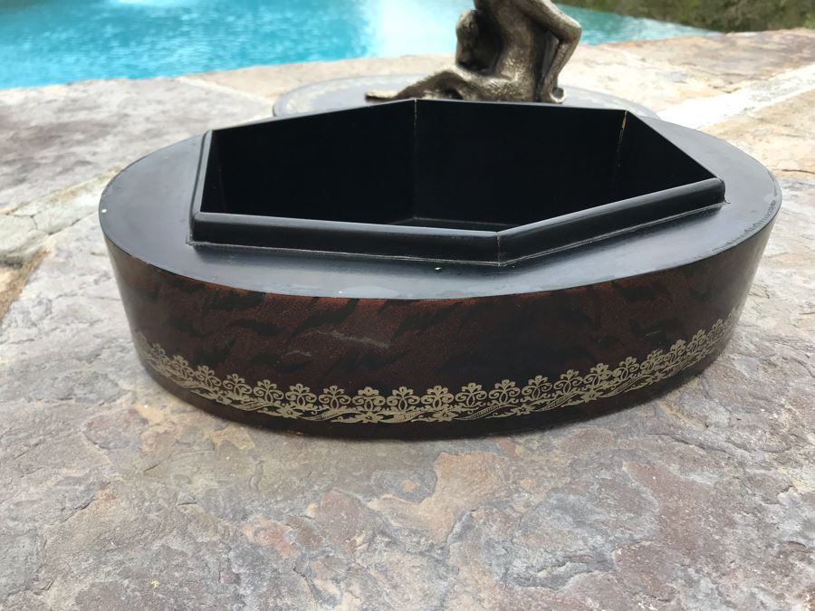 Oval Box With Metal Monkey Handle On Lid 12W X 8D X 8H [Photo 7]