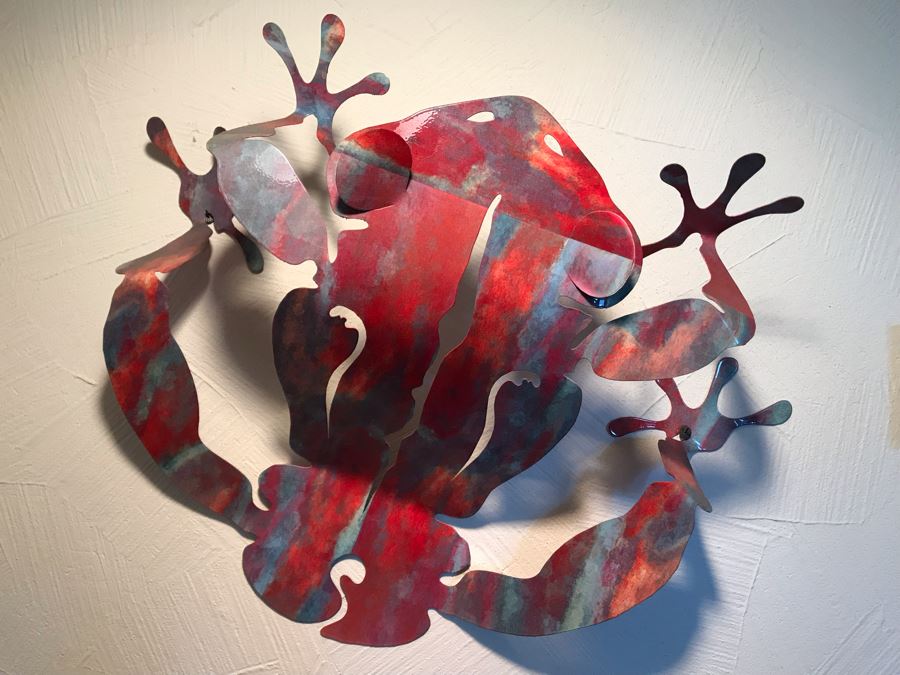 Colorful Metal Frog Sculpture Wall Decor [Photo 1]