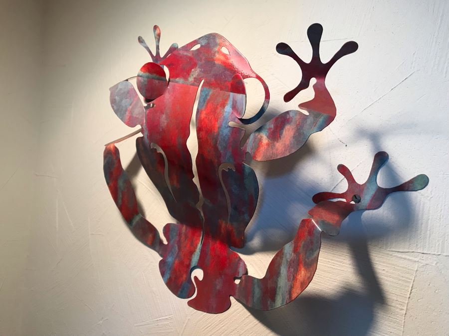Colorful Metal Frog Sculpture Wall Decor [Photo 3]