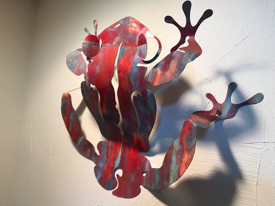 Colorful Metal Frog Sculpture Wall Decor [Photo 4]
