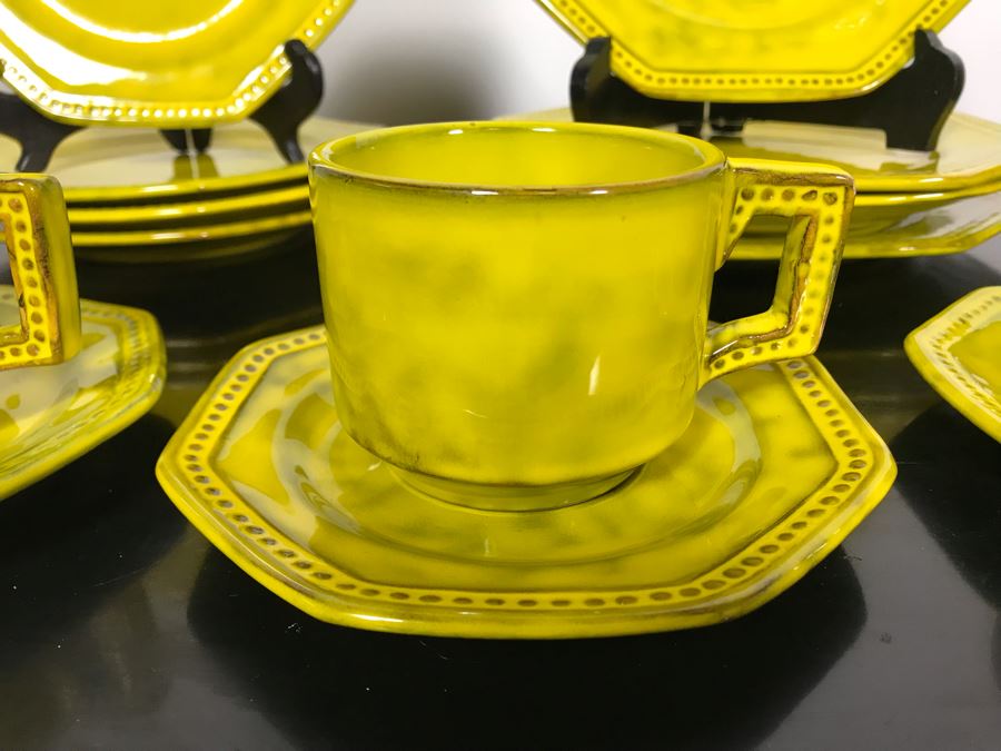 Vintage Italy PV Peasant Valley Italy Chartreuse Yellow Pottery China Apx 20 Pieces [Photo 4]