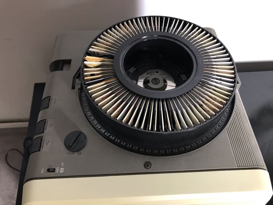 Telex Caramate Slide Projector Cat No 4140 (Note Inside Of Built-In Screen Needs To Be Cleaned - See Streak) Plus Slides Featuring Jean Klafs Original Artwork [Photo 5]