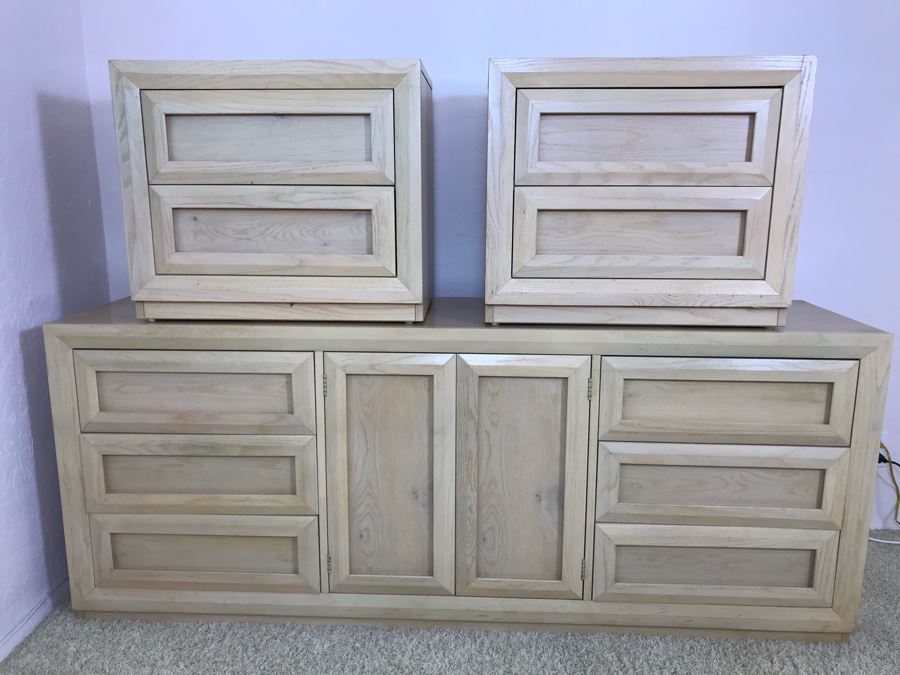 Thomasville Dresser Chest Of Drawers 74W X 18D X 30H With Pair Of Matching Nightstands 26W X 16D X 22.5H [Photo 1]