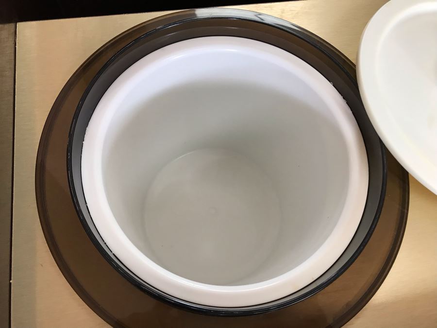 Pierre Cardin Vintage 1970s Mid-Century Modern Art Deco French Burl Walnut Buffet Bar With Built-In Ice Bucket And Hinged Mirror 'Environmental Collection' 55.5W X 20D X 30H [Photo 16]