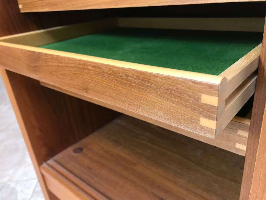 Danish Modern Teak Long Credenza Cabinet With Hutch 79W X 18D X 56.5H [Photo 12]