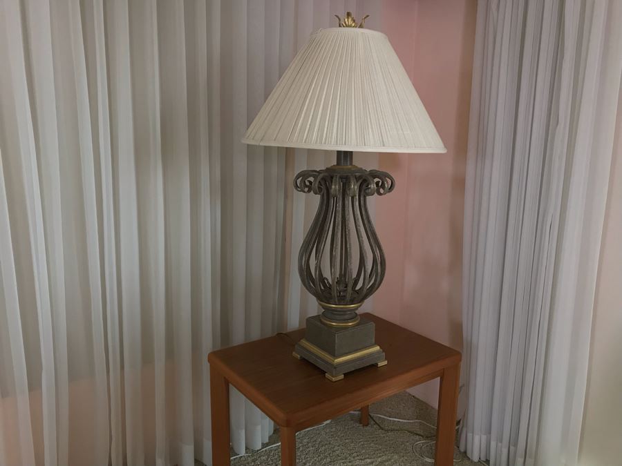 Large Metal Table Lamp [Photo 6]