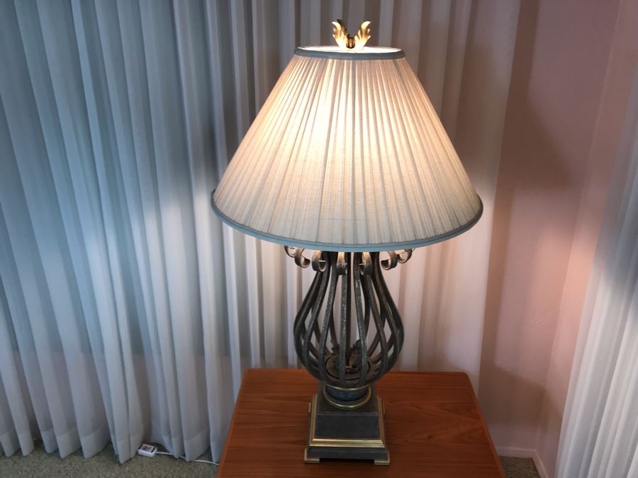 Large Metal Table Lamp [Photo 3]