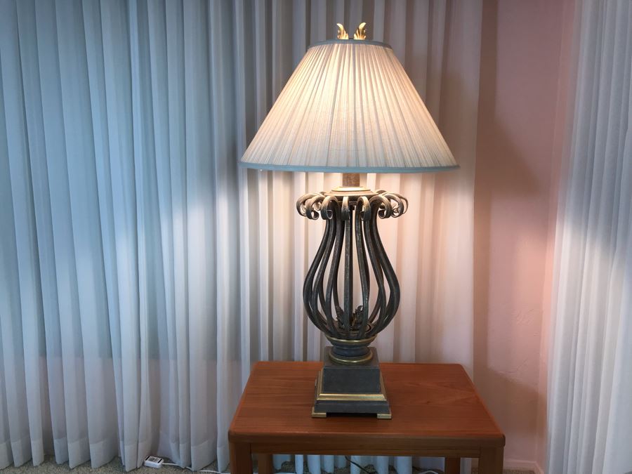 Large Metal Table Lamp [Photo 1]