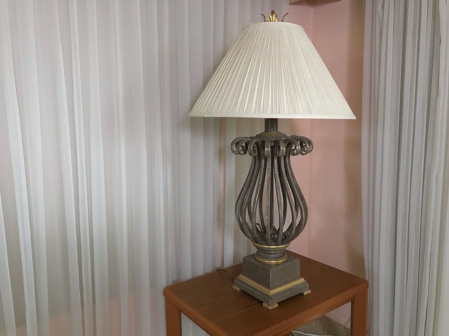 Large Metal Table Lamp [Photo 7]