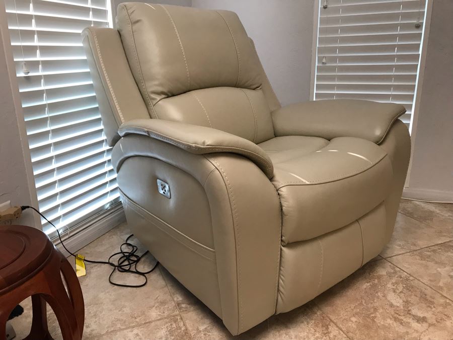 Like New Leather Electric Reclining Leather Chair With USB Port [Photo 3]