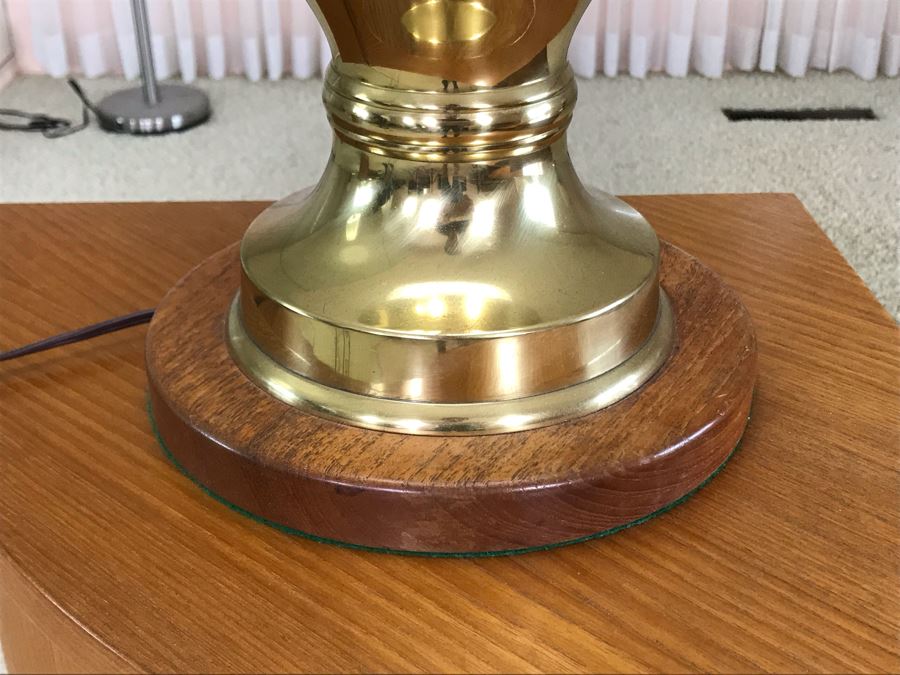 Large Brass Table Lamp With Wooden Base [Photo 5]