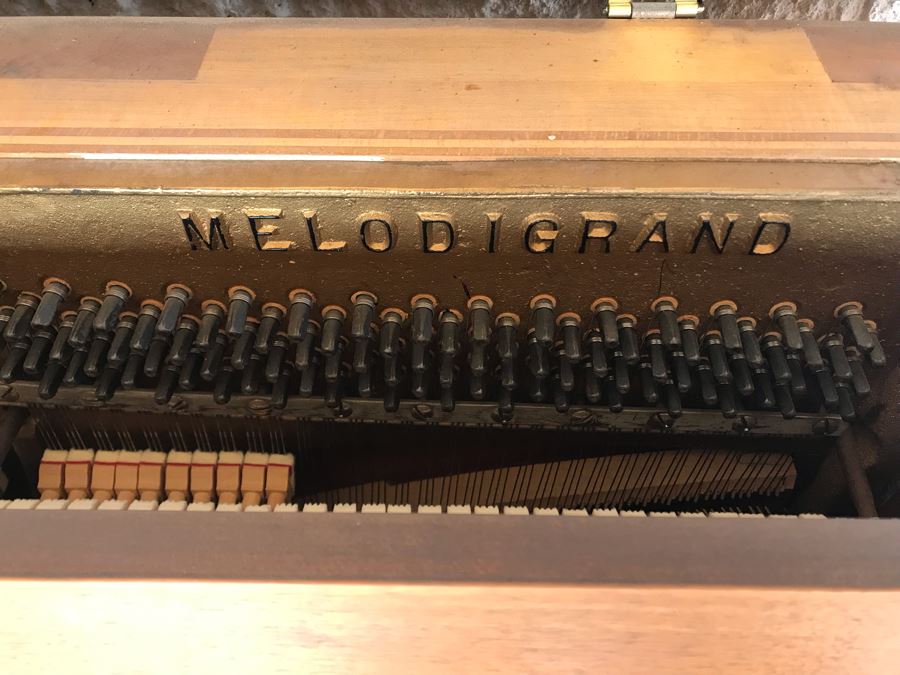 Melodigrand Upright Piano With Bench (Sounds Great / Well Maintained / Small Space) [Photo 10]
