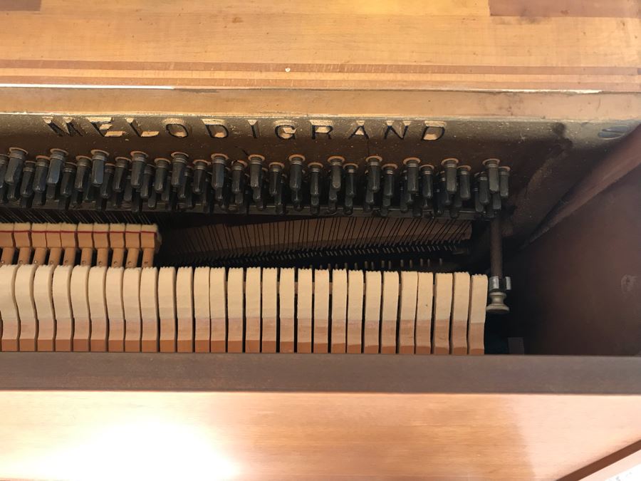 Melodigrand Upright Piano With Bench (Sounds Great / Well Maintained / Small Space) [Photo 11]