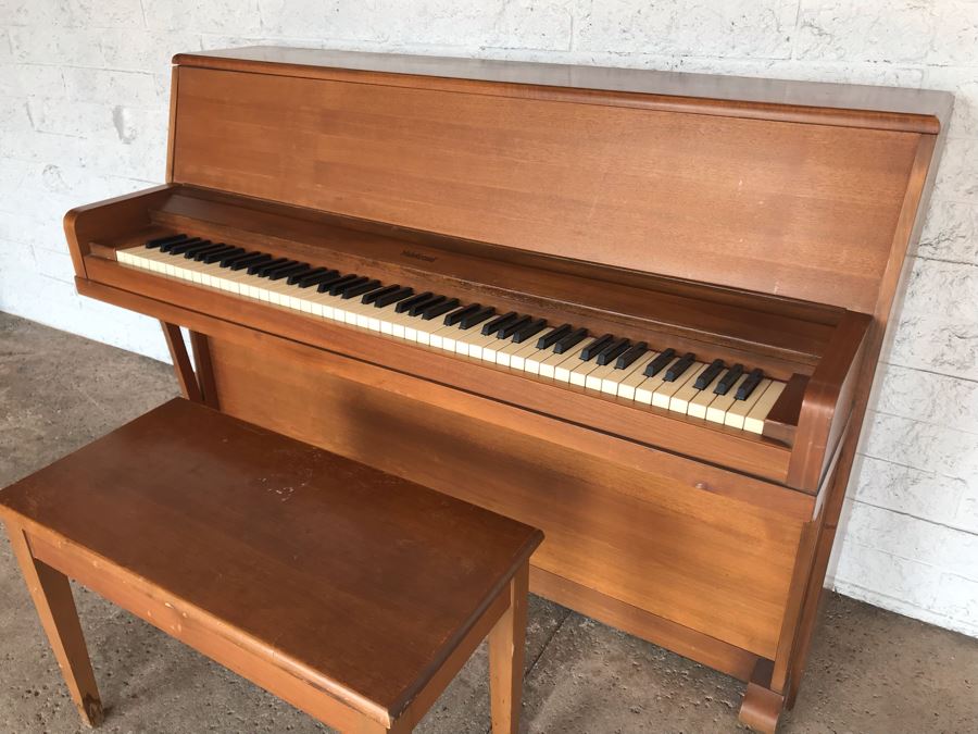 Melodigrand Upright Piano With Bench (Sounds Great / Well Maintained / Small Space) [Photo 4]