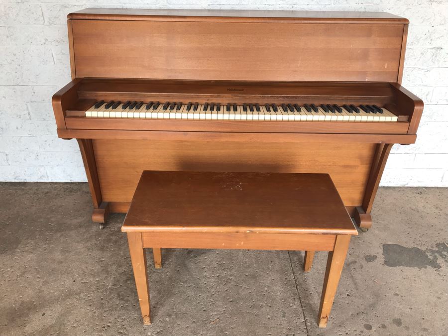 Melodigrand Upright Piano With Bench (Sounds Great / Well Maintained / Small Space) [Photo 1]